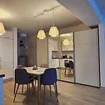 District Cuza 99 Apartment *