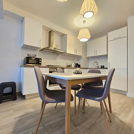 District Cuza 99 * Bukareszt