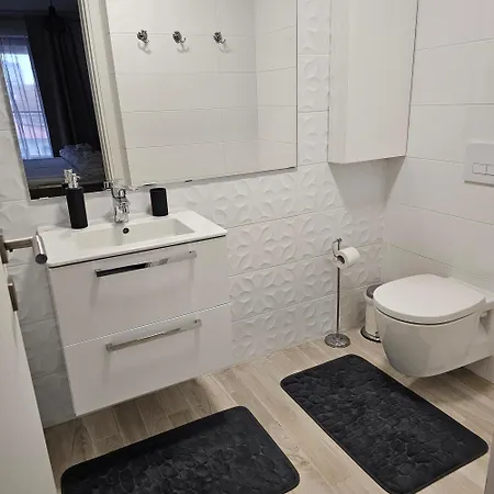 Апартаменти District Cuza 99 *