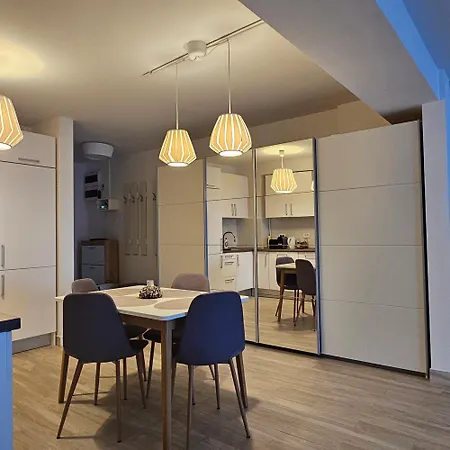 District Cuza 99 Apartment *