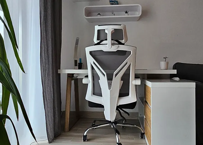 District Cuza 99 * Bucarest